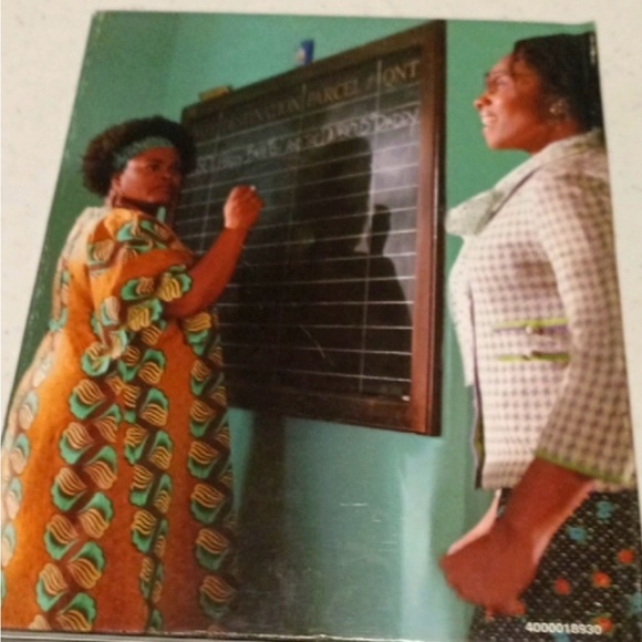 The No. 1 Ladies' Detective Agency Complete 1st Season FIRM PRICE - Picture 3 of 6